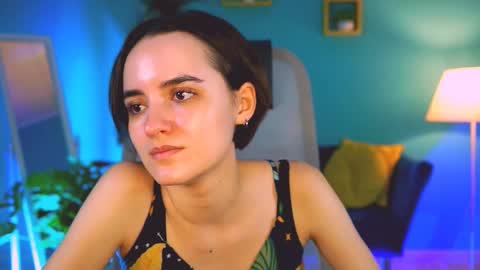 Snapshot of katewillows chatting on 12-18-25, 04:18 katewillows online show from 12-18-25, 04:18