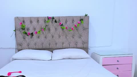 katey Curvy01 online show from 12-17-25, 12:49