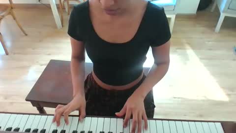 Kathe Cooll online show from 12-21-25, 07:32