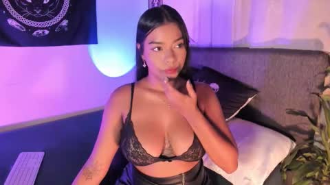 Snapshot of katherin_jonnes chatting on 09-29-25, 05:01 Kat online show from 09-29-25, 05:01