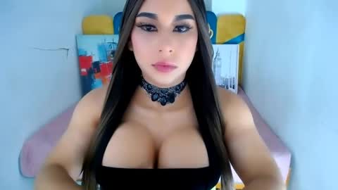 Snapshot of katherine_bigcock24 chatting on 02-18-25, 12:04 KATHERINE online show from 02-18-25, 12:04