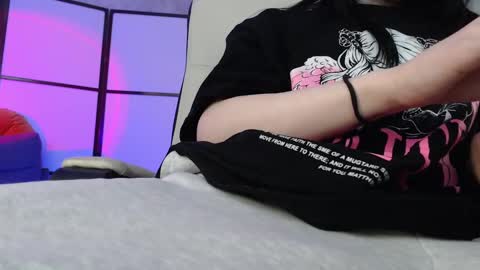 Snapshot of katherine_johnson chatting on 01-04-25, 01:42 katherine_johnson online show from 01-04-25, 01:42