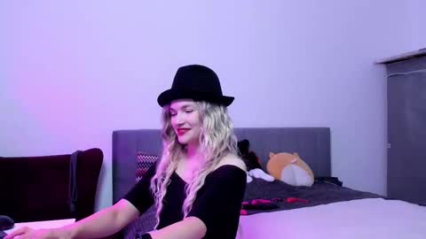 Katherine online show from 10-10-25, 03:44