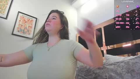 Snapshot of katherinn_gomezz chatting on 10-20-25, 11:43 Katherin online show from 10-20-25, 11:43