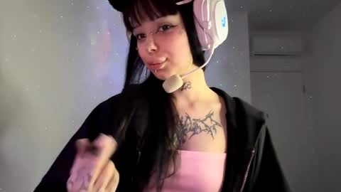 Luna online show from 03-28-26, 03:55