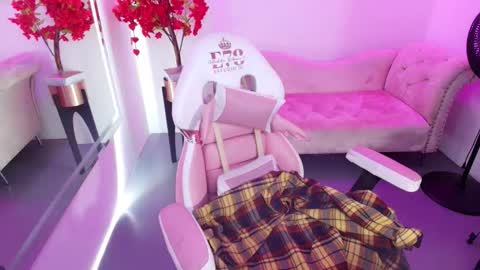 Snapshot of kathy_dolce chatting on 02-20-26, 06:26 Kathy dolce online show from 02-20-26, 06:26