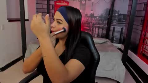 Katia online show from 10-31-25, 09:43