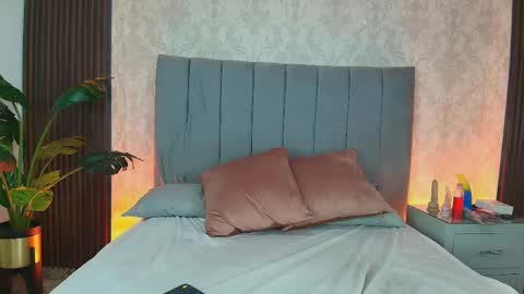 Karen Villas online show from 02-13-25, 08:45