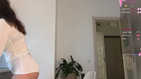 Snapshot of katie________ chatting on 10-26-25, 07:14 Katienext stream online show from 10-26-25, 07:14