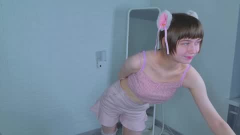 Katie online show from 10-04-25, 01:53