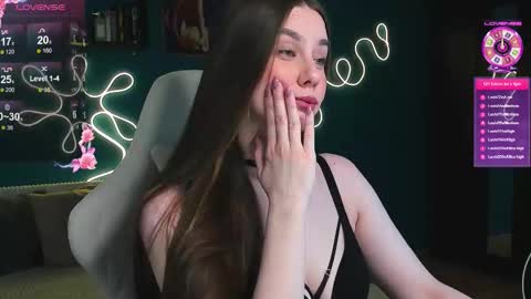 Snapshot of katie_taylorr chatting on 09-29-25, 10:47 Katie online show from 09-29-25, 10:47