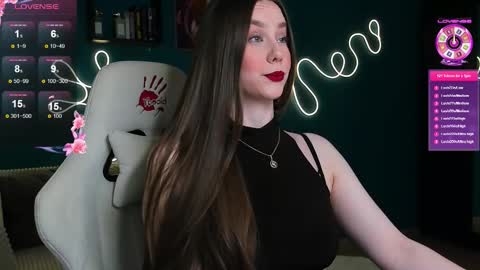 Snapshot of katie_taylorr chatting on 10-20-25, 02:01 Katie online show from 10-20-25, 02:01