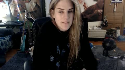 Katie online show from 03-08-25, 05:07