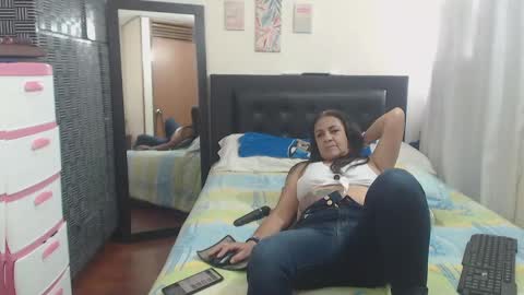 Snapshot of katiehotx chatting on 02-08-25, 07:05 katie online show from 02-08-25, 07:05