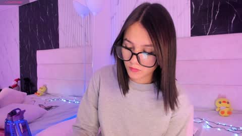 Snapshot of katiuskadreams chatting on 12-24-24, 04:33 KATIUSKA online show from 12-24-24, 04:33