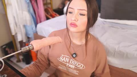 K A T L Y N  online show from 10-26-25, 02:34