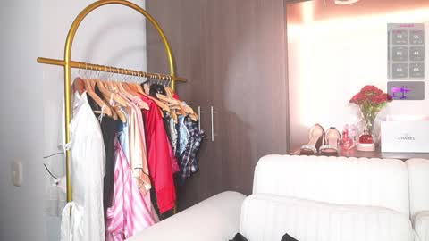 K A T L Y N  online show from 01-18-26, 05:39