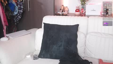 K A T L Y N  online show from 02-12-26, 05:08