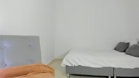 Follow me on instagram and twitter as correaktnees online show from 02-02-25, 09:40