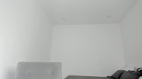 Follow me on instagram and twitter as correaktnees online show from 03-04-25, 07:08