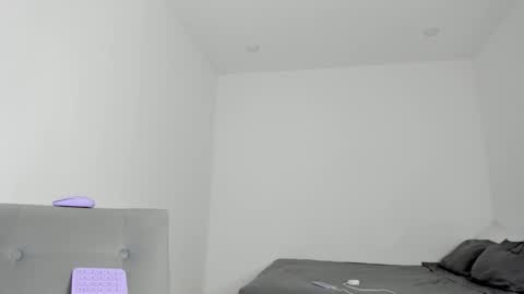 Follow me on instagram and twitter as correaktnees online show from 03-04-25, 10:13