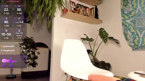 Snapshot of katrinaa_ricci chatting on 12-20-24, 11:00 Katrina Ricci online show from 12-20-24, 11:00