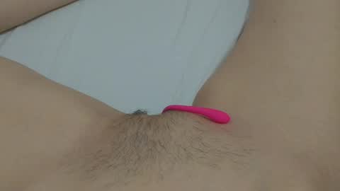 Snapshot of katrinna_arinna chatting on 01-21-25, 09:36 katrina dont forget to give me thumbs up online show from 01-21-25, 09:36