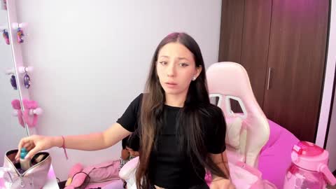 Snapshot of katrinrosex chatting on 12-15-24, 08:15 Katrin  online show from 12-15-24, 08:15