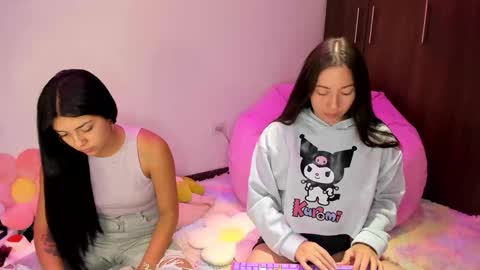 Snapshot of katrinrosex chatting on 12-27-24, 01:53 Katrin  online show from 12-27-24, 01:53