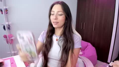 Snapshot of katrinrosex chatting on 01-09-25, 08:11 Katrin  online show from 01-09-25, 08:11