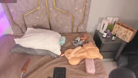 Katerine online show from 09-12-25, 03:39