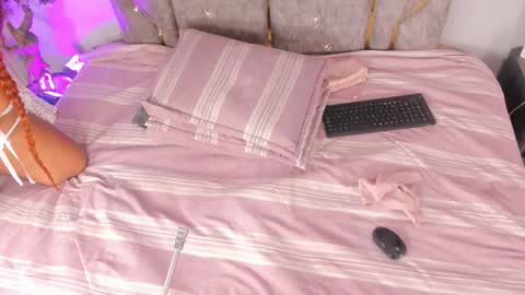 Katerine online show from 09-27-25, 04:06