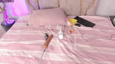 Katerine online show from 10-08-25, 03:37