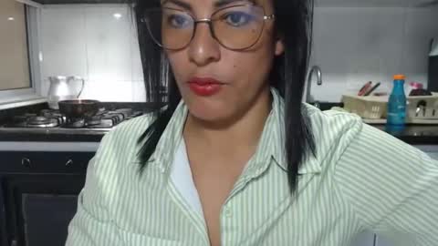 KattleyaGrey online show from 11-26-25, 08:54