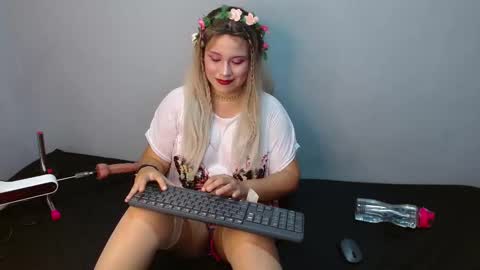 Snapshot of katty_loveless chatting on 10-12-25, 05:50 Katty Loveless online show from 10-12-25, 05:50