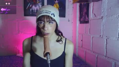 kattycat_ online show from 12-05-25, 06:22