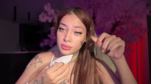 Snapshot of katy_monrroy chatting on 01-31-25, 02:26 Emily online show from 01-31-25, 02:26
