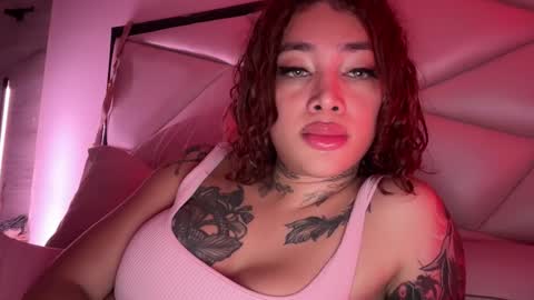 Snapshot of katy_monrroy chatting on 10-29-25, 02:03 Emily online show from 10-29-25, 02:03