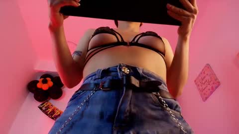 Katy Van online show from 10-19-25, 08:42