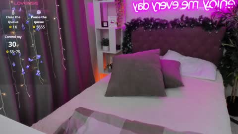 Kate online show from 01-25-25, 06:23