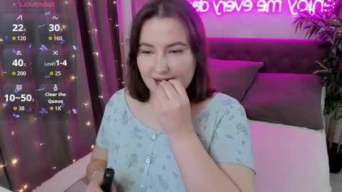 Kate online show from 10-18-25, 05:21