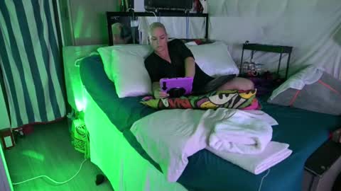 katycouple69 online show from 03-08-26, 07:12