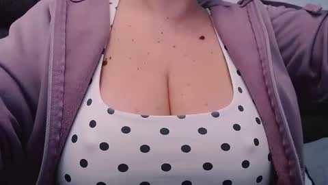 Snapshot of katynextdoor chatting on 02-26-25, 07:09 Katy online show from 02-26-25, 07:09