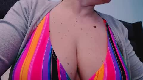 Snapshot of katynextdoor chatting on 03-07-25, 06:35 Katy online show from 03-07-25, 06:35