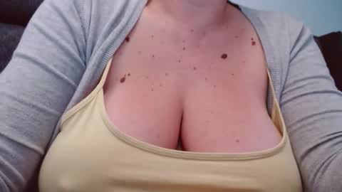 Snapshot of katynextdoor chatting on 10-01-25, 05:24 Katy online show from 10-01-25, 05:24