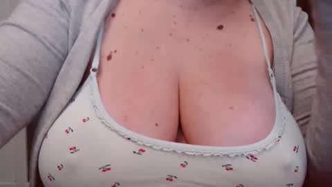 Snapshot of katynextdoor chatting on 11-07-25, 02:11 Katy online show from 11-07-25, 02:11