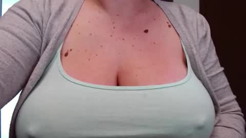 Snapshot of katynextdoor chatting on 11-16-25, 06:41 Katy online show from 11-16-25, 06:41