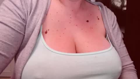 Snapshot of katynextdoor chatting on 11-26-25, 03:18 Katy online show from 11-26-25, 03:18