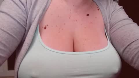 Snapshot of katynextdoor chatting on 11-27-25, 04:14 Katy online show from 11-27-25, 04:14