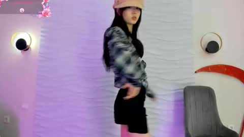 Snapshot of kawai_mai chatting on 12-05-25, 02:36 mai online show from 12-05-25, 02:36